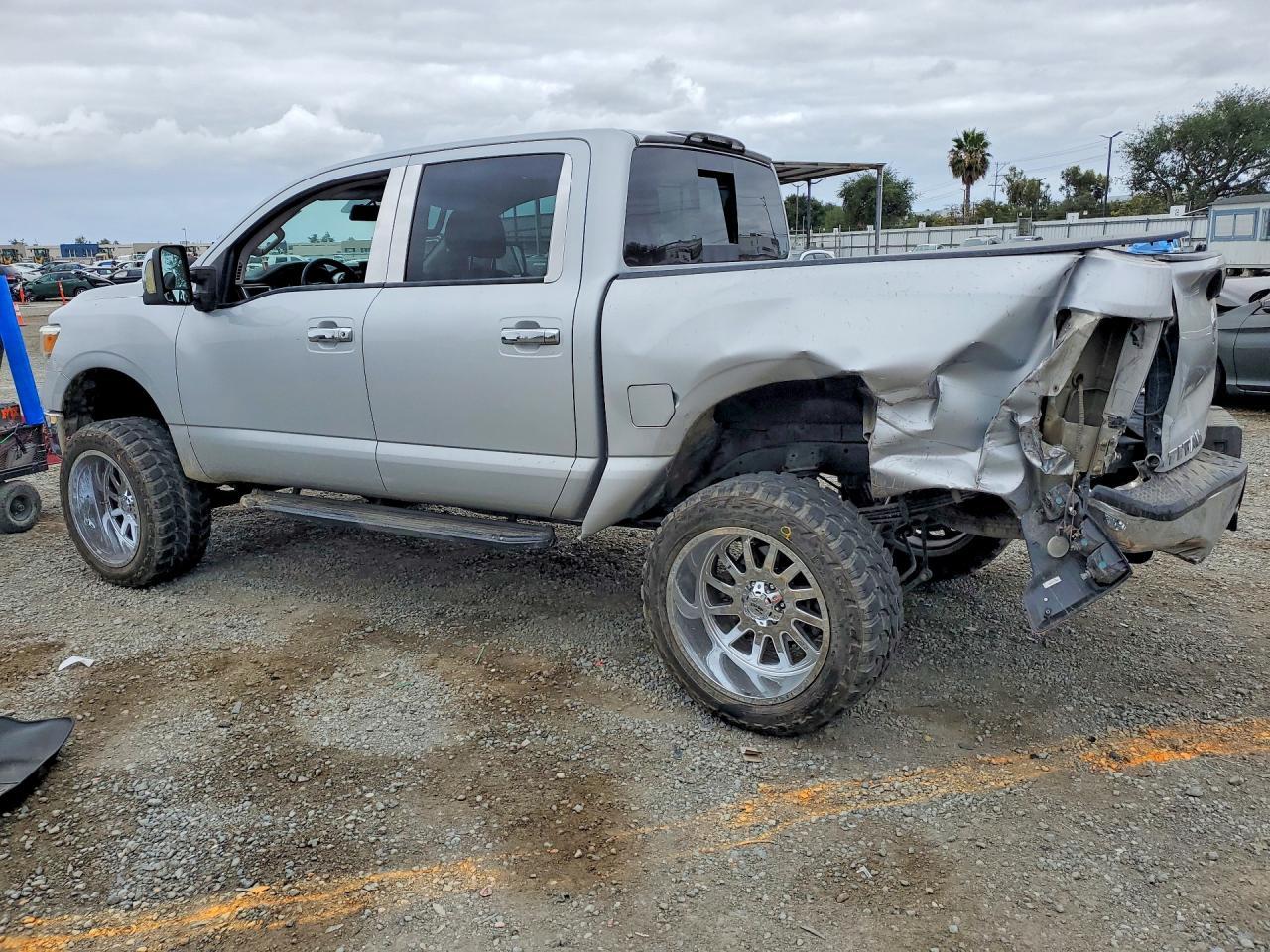 2018 Nissan Titan S - Image 2