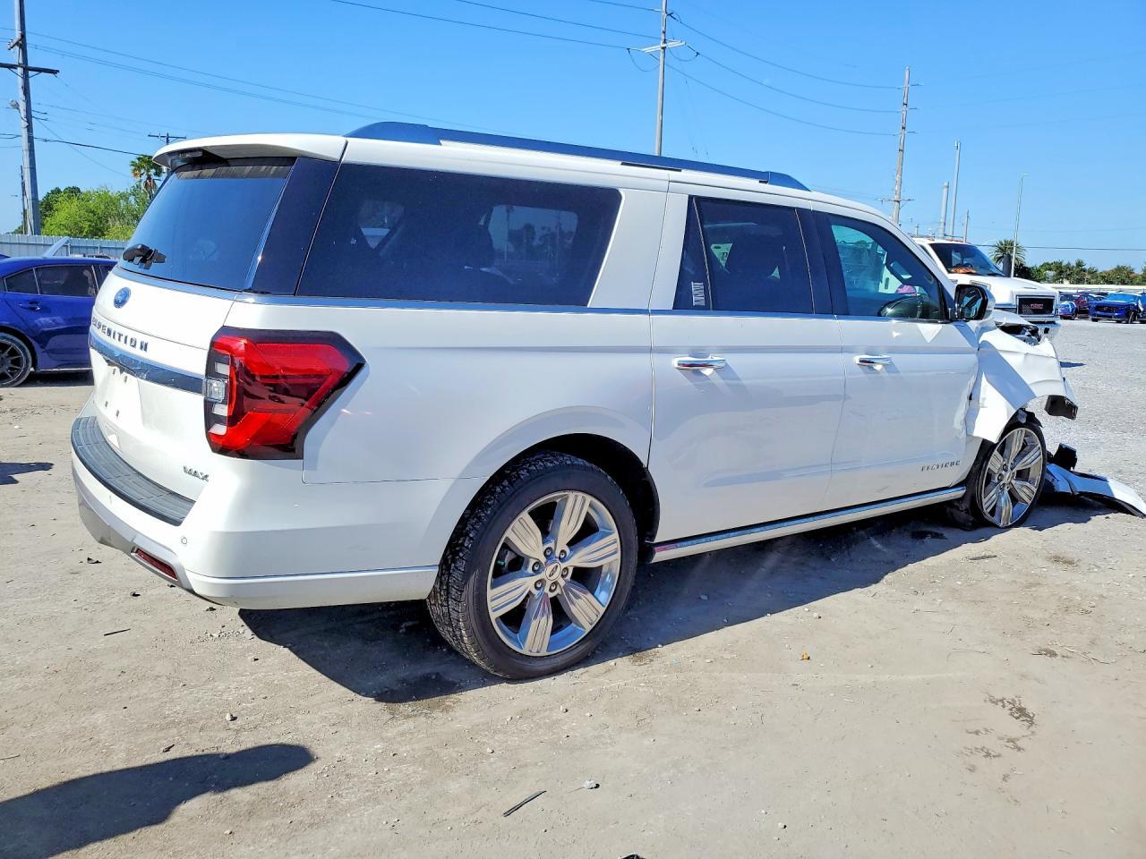 2023 Ford Expedition Max Platinum - Image 3