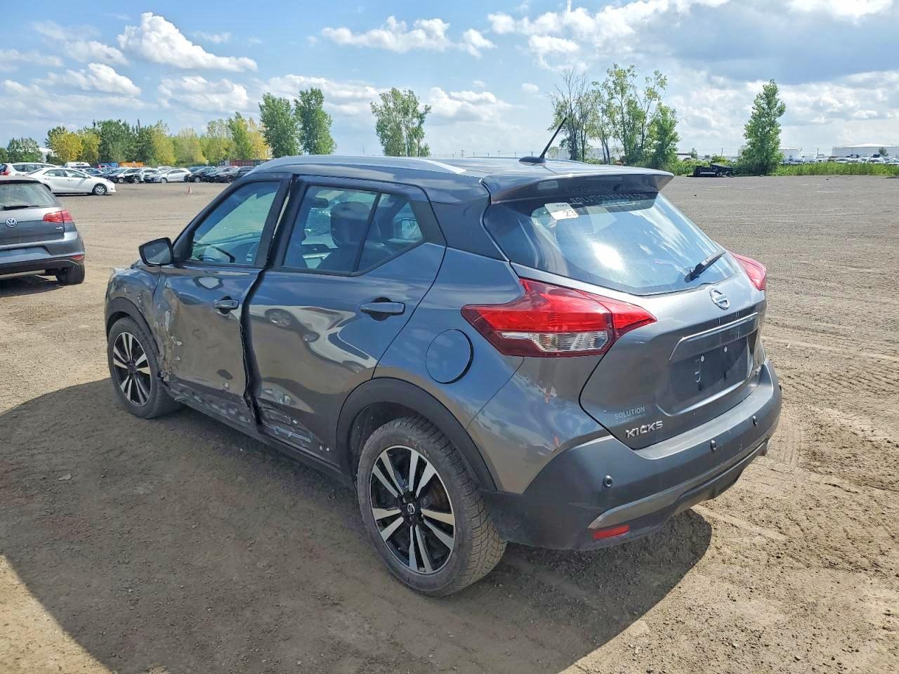 2020 Nissan Kicks Sr - Image 2