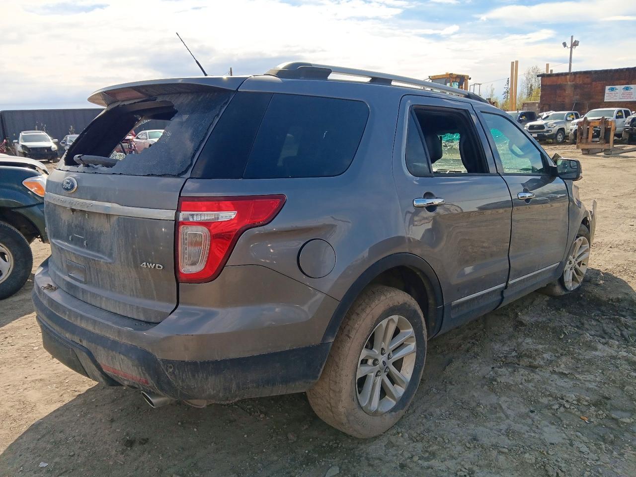 2013 Ford Explorer Xlt - Image 3
