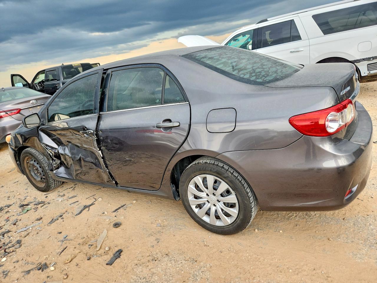 2013 Toyota Corolla Le - Image 2