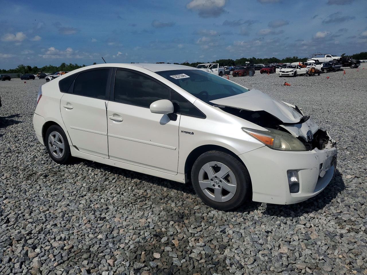 2011 Toyota Prius Two - Image 4