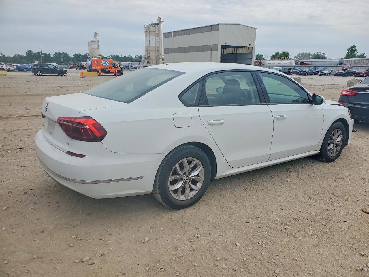 2018 Volkswagen Passat S - Image 3
