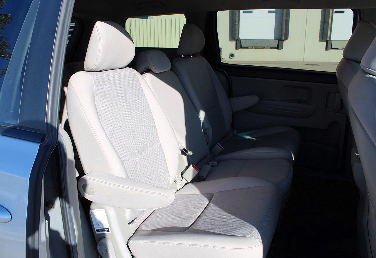 2020 Kia Sedona Lx - Фото 6