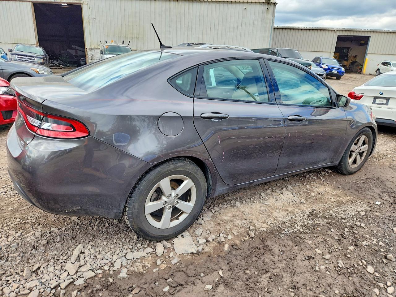 2015 Dodge Dart Sxt - Image 3