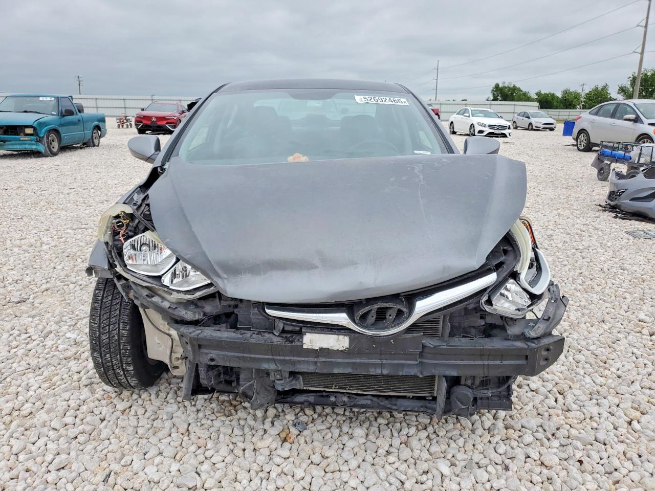 2016 Hyundai Elantra - Image 5