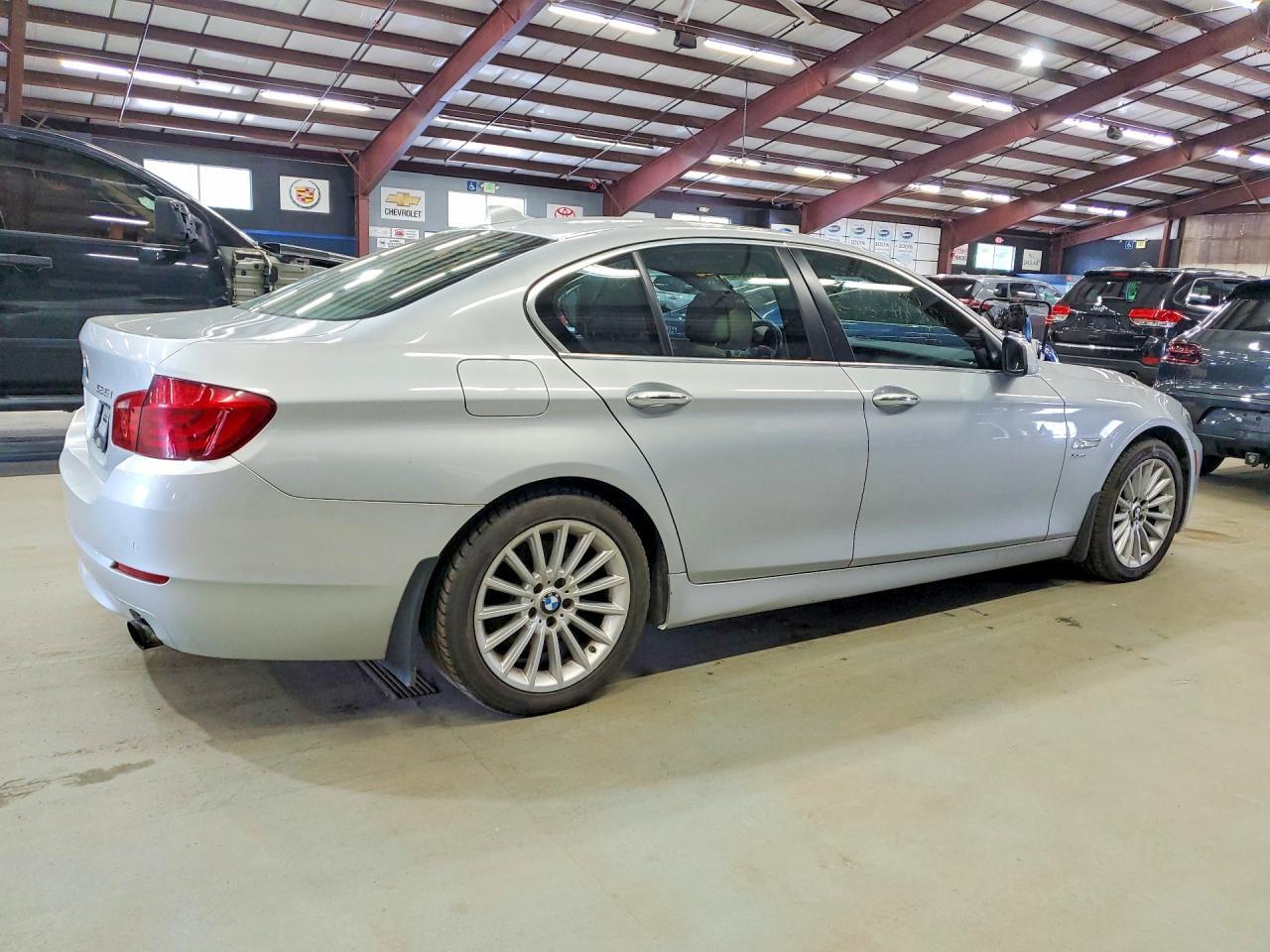 2011 BMW 535 Xi - Фото 3