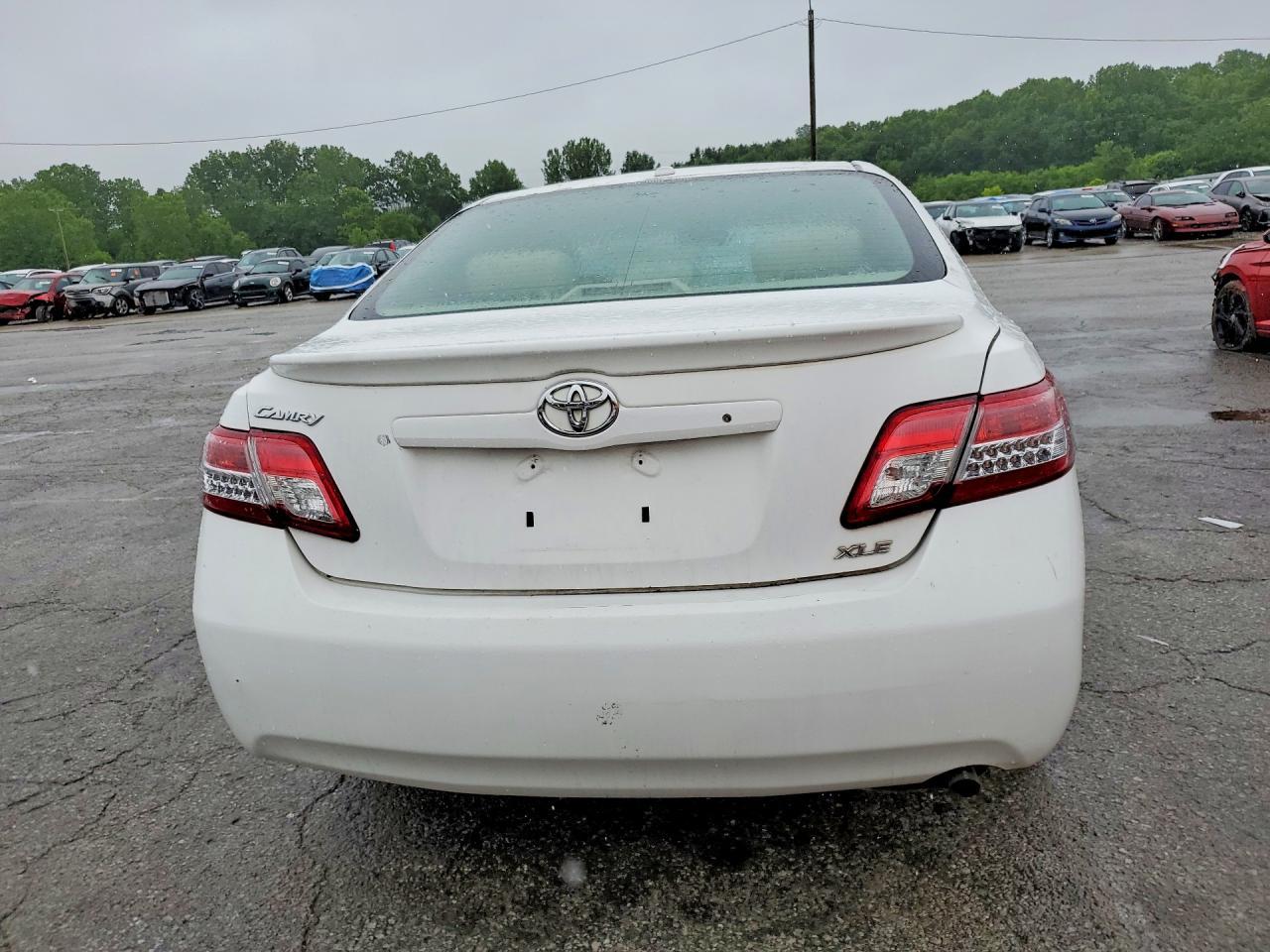 2011 Toyota Camry Base - Image 6