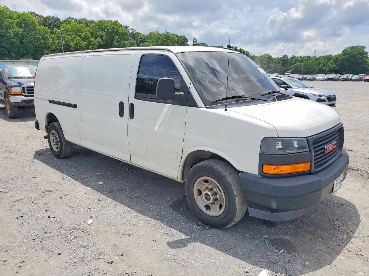 2023 GMC Savana G2500 - Фото 4