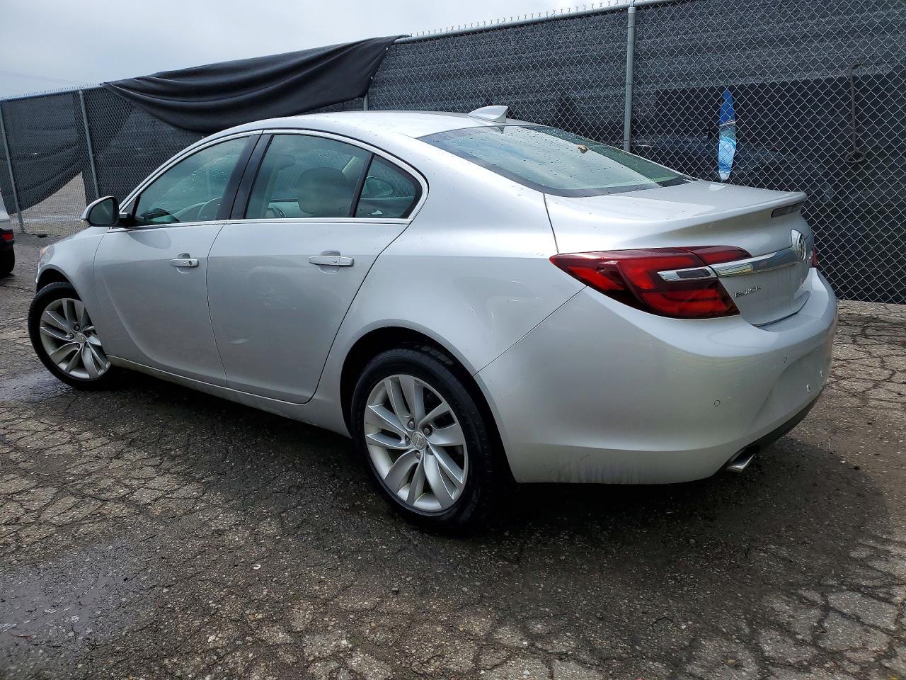 2017 Buick Regal Premium - Image 2