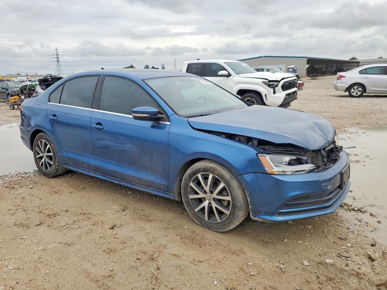 2017 Volkswagen Jetta - Фото 4