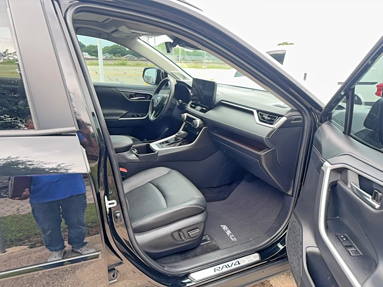 2024 Toyota Rav4 Limited - Image 5