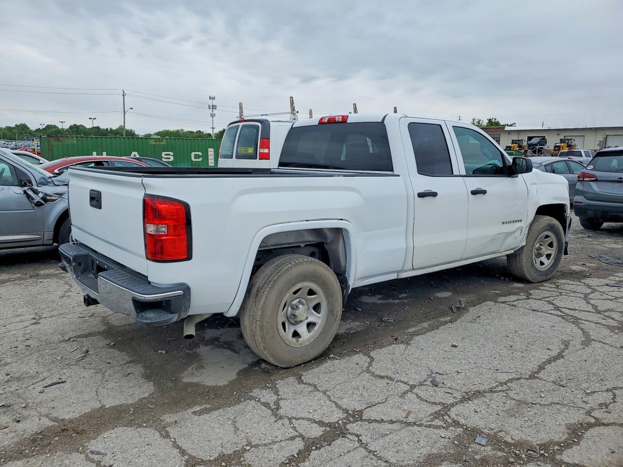 2017 Chevrolet Silverado K1500 - Image 3