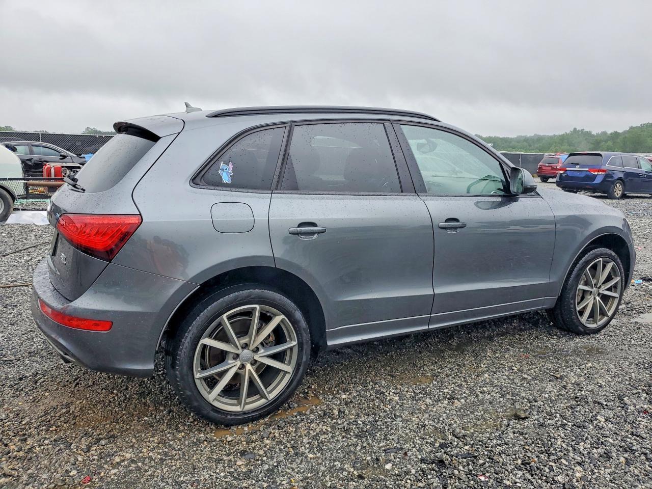 2017 Audi Q5 Premium Plus S-Line - Image 3