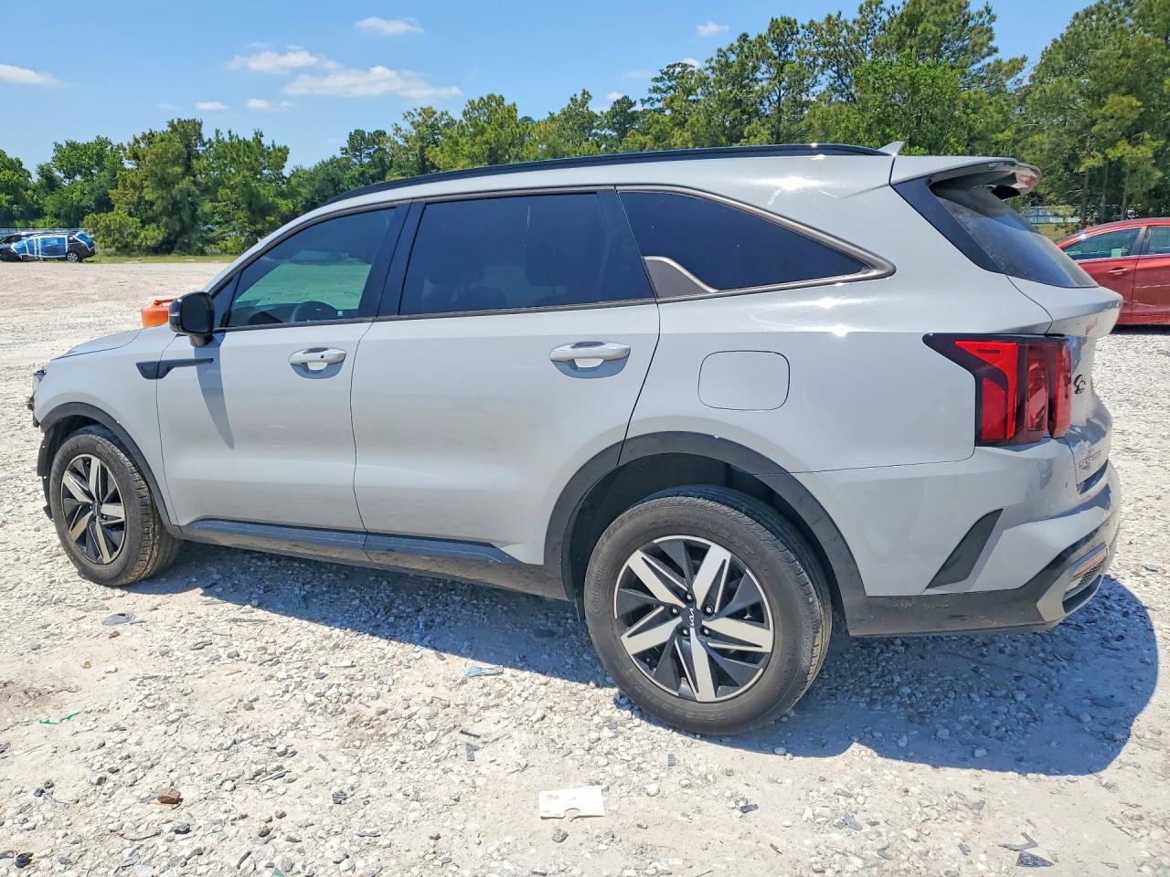2023 Kia Sorento Ex - Image 2