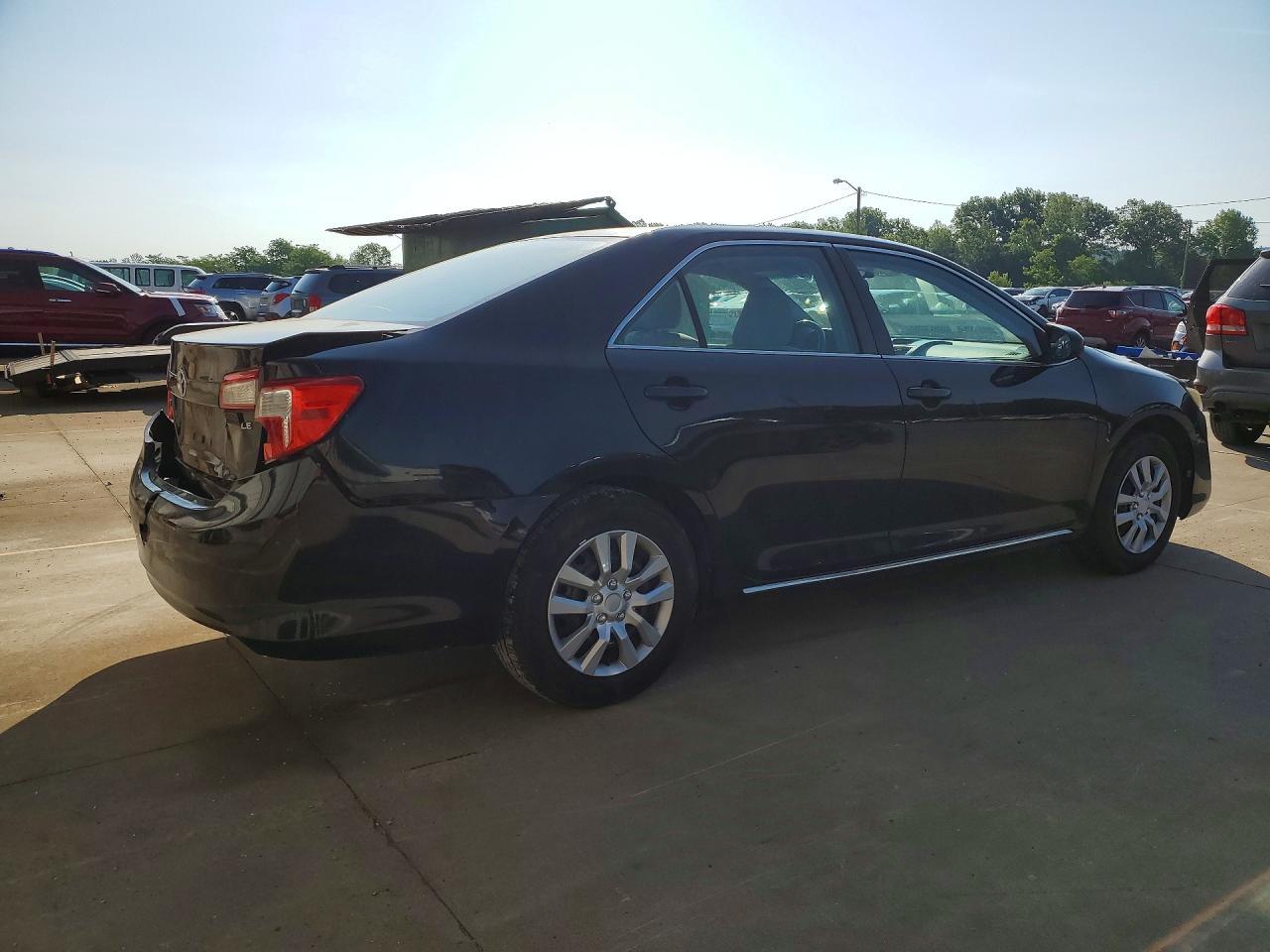 2012 Toyota Camry Le - Фото 3