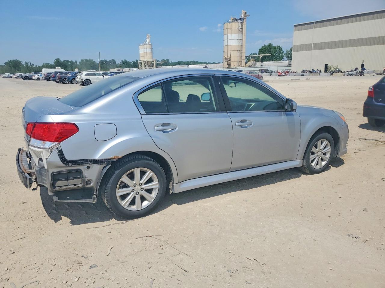 2012 Subaru Legacy 2.5I - Фото 3