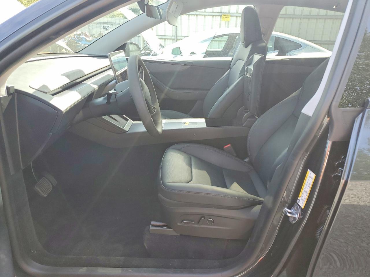 2026 Tesla Model Y - Image 7