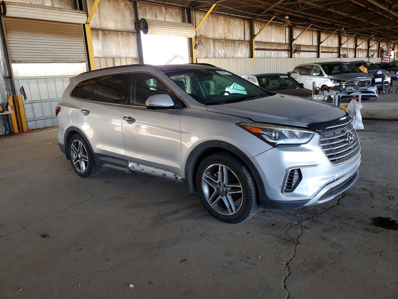 2017 Hyundai Santa Fe Limited Ultimate - Image 4