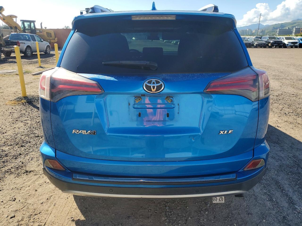 2017 Toyota Rav4 Xle - Image 6
