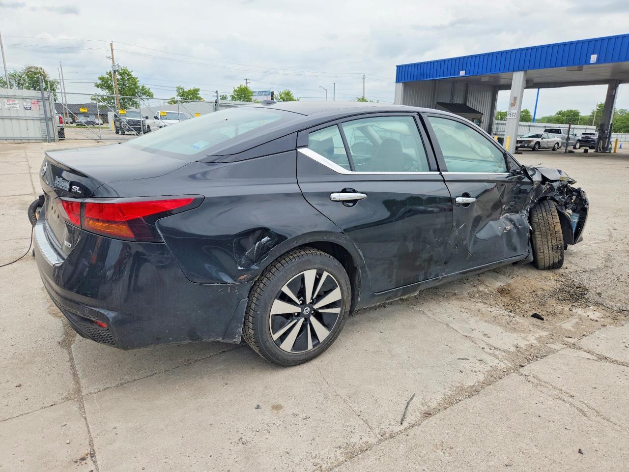 2021 Nissan Altima Sl - Фото 3