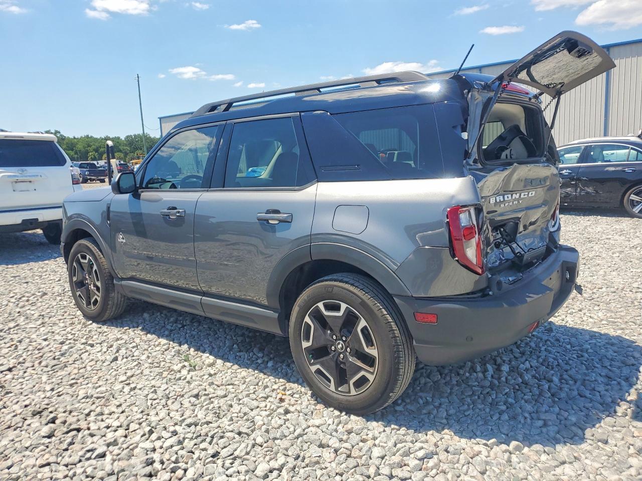 2023 Ford Bronco Sport Outer Banks - Image 2