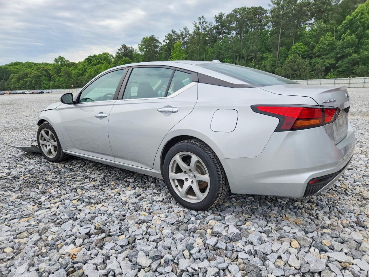 2020 Nissan Altima S - Фото 2