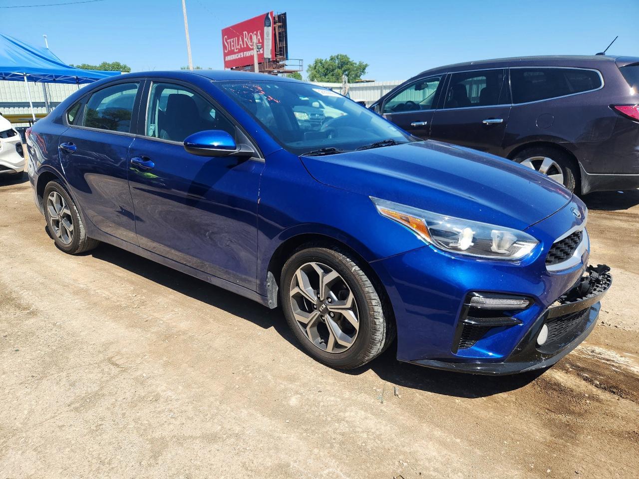 2021 Kia Forte Lxs - Image 4