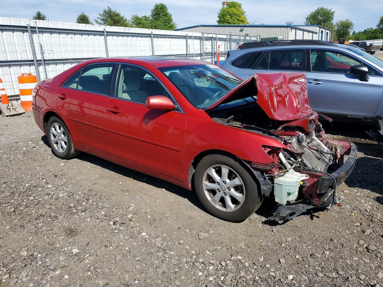 2010 Toyota Camry Le - Image 4