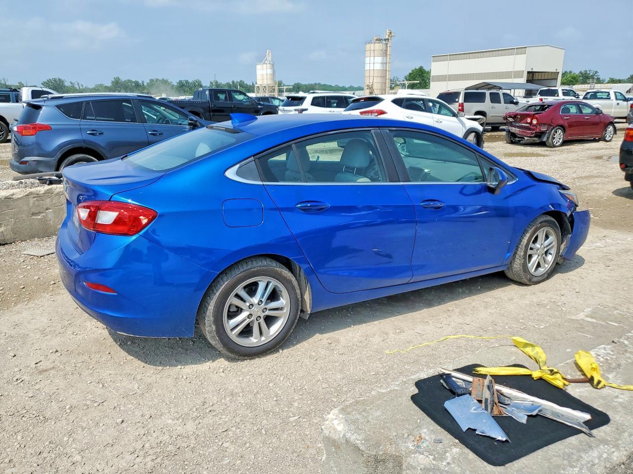2017 Chevrolet Cruze Lt - Фото 3
