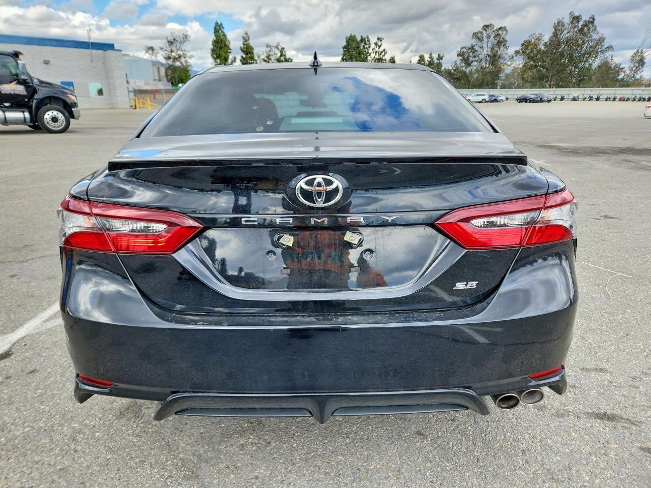 2024 Toyota Camry Se - Image 6
