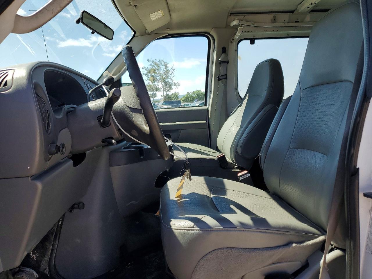 2007 Ford Econoline E150 Van - Фото 7