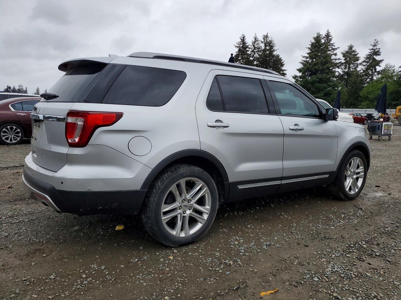 2017 Ford Explorer Xlt - Фото 3