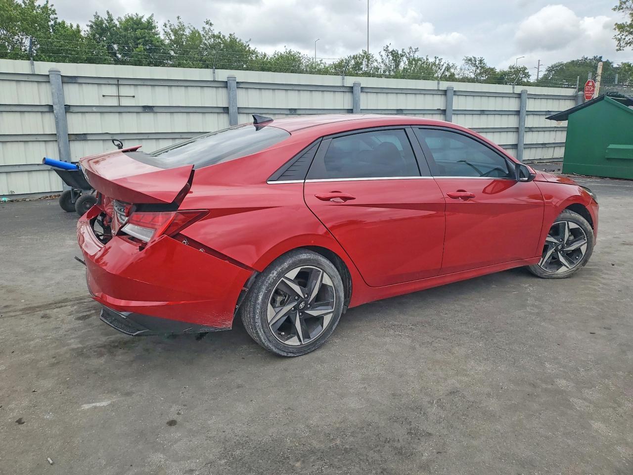 2023 Hyundai Elantra Limited - Image 3