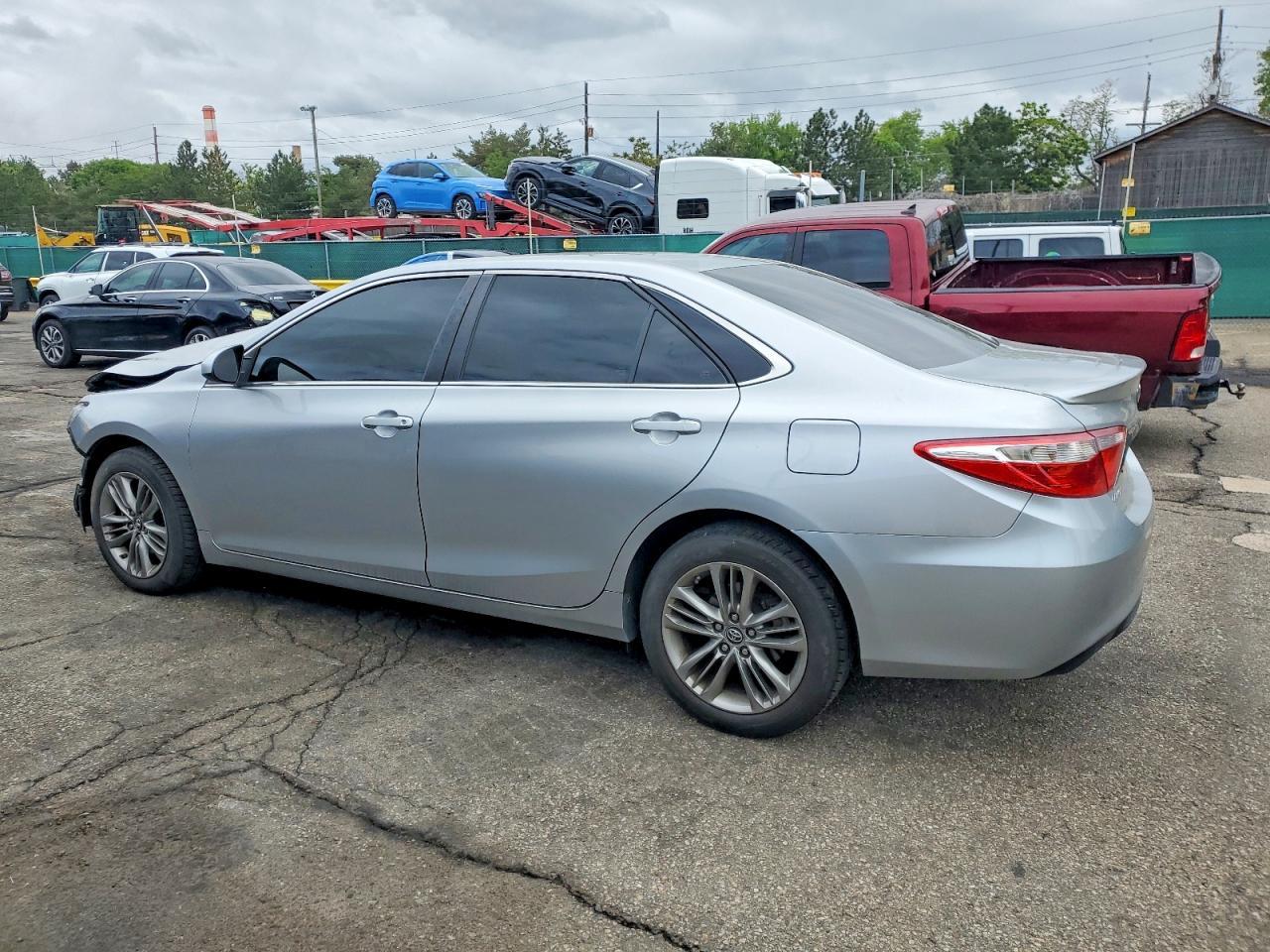 2017 Toyota Camry Se - Фото 2