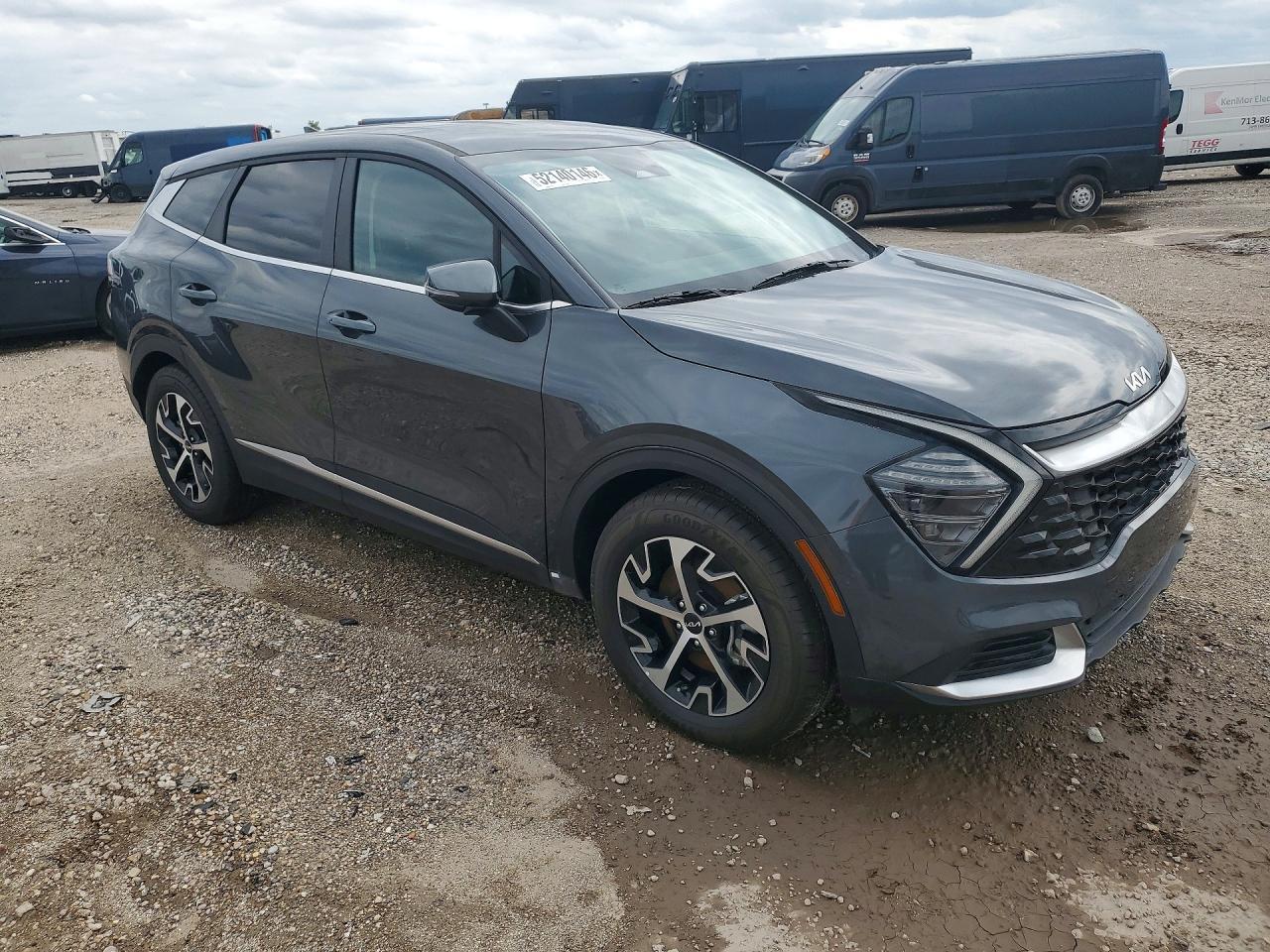 2025 Kia Sportage Ex - Image 4