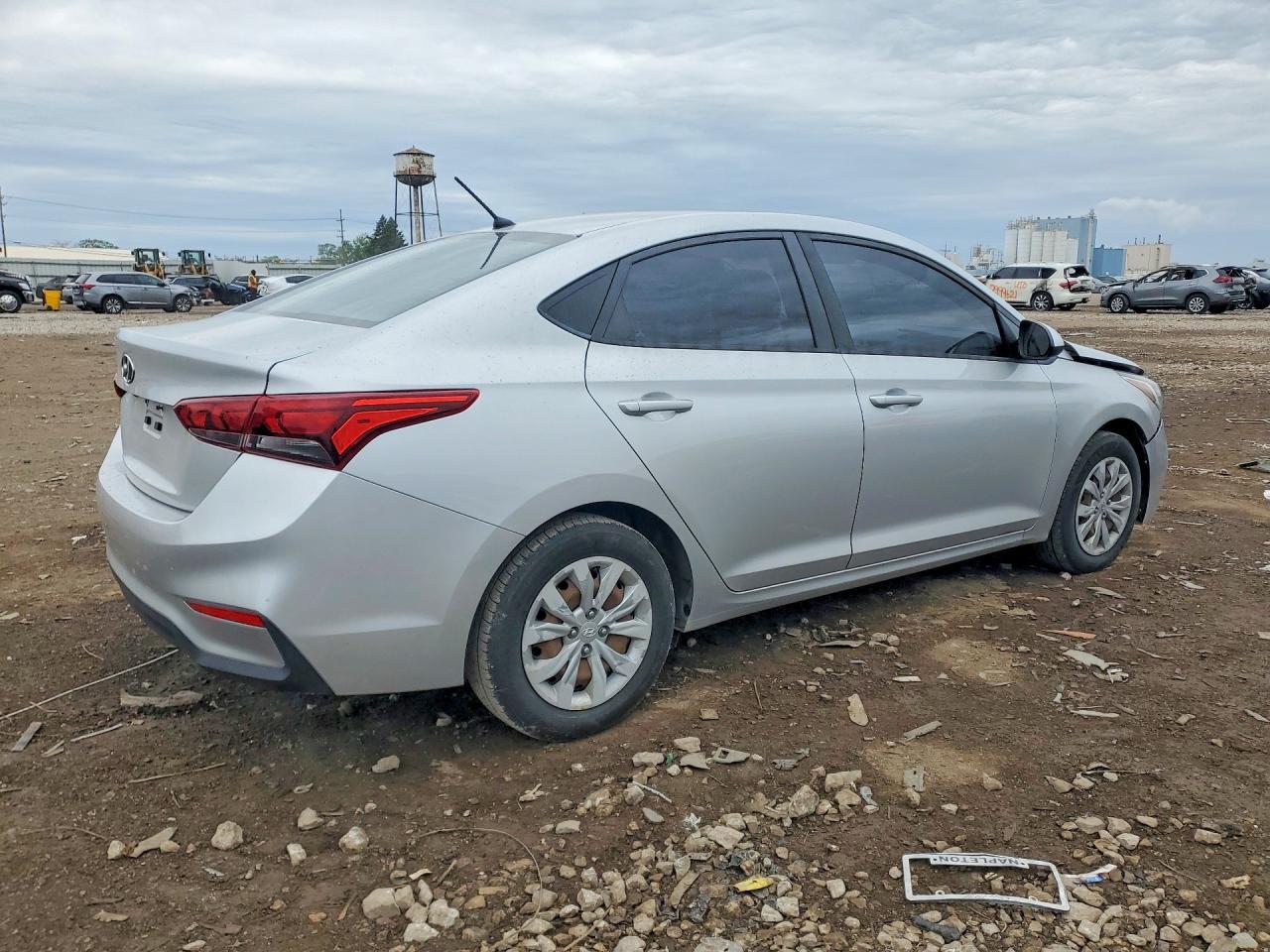 2019 Hyundai Accent Se - Фото 3