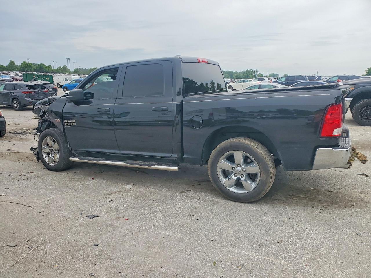 2019 Ram 1500 Classic Tradesman - Фото 2