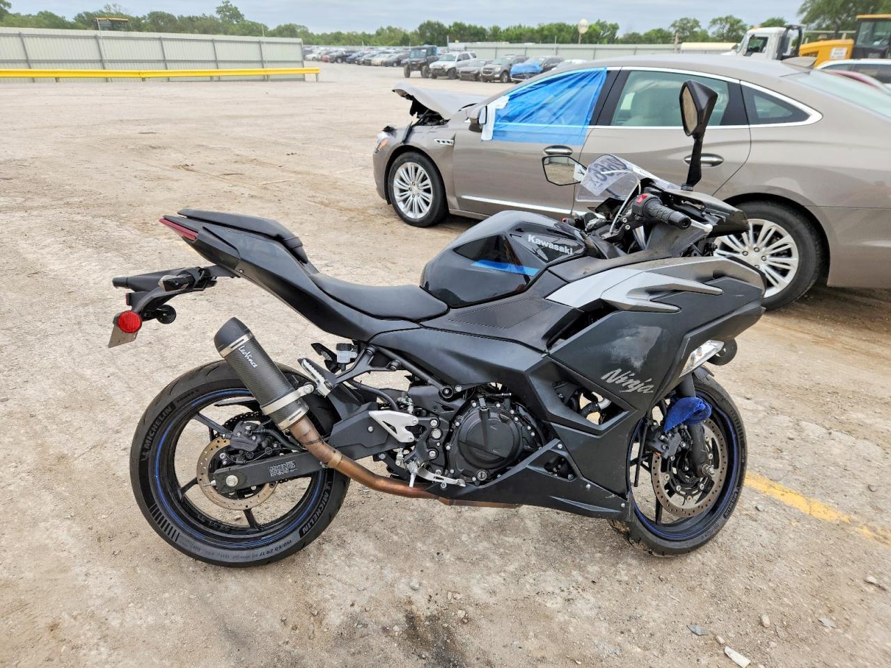 2025 Kawasaki Ex500