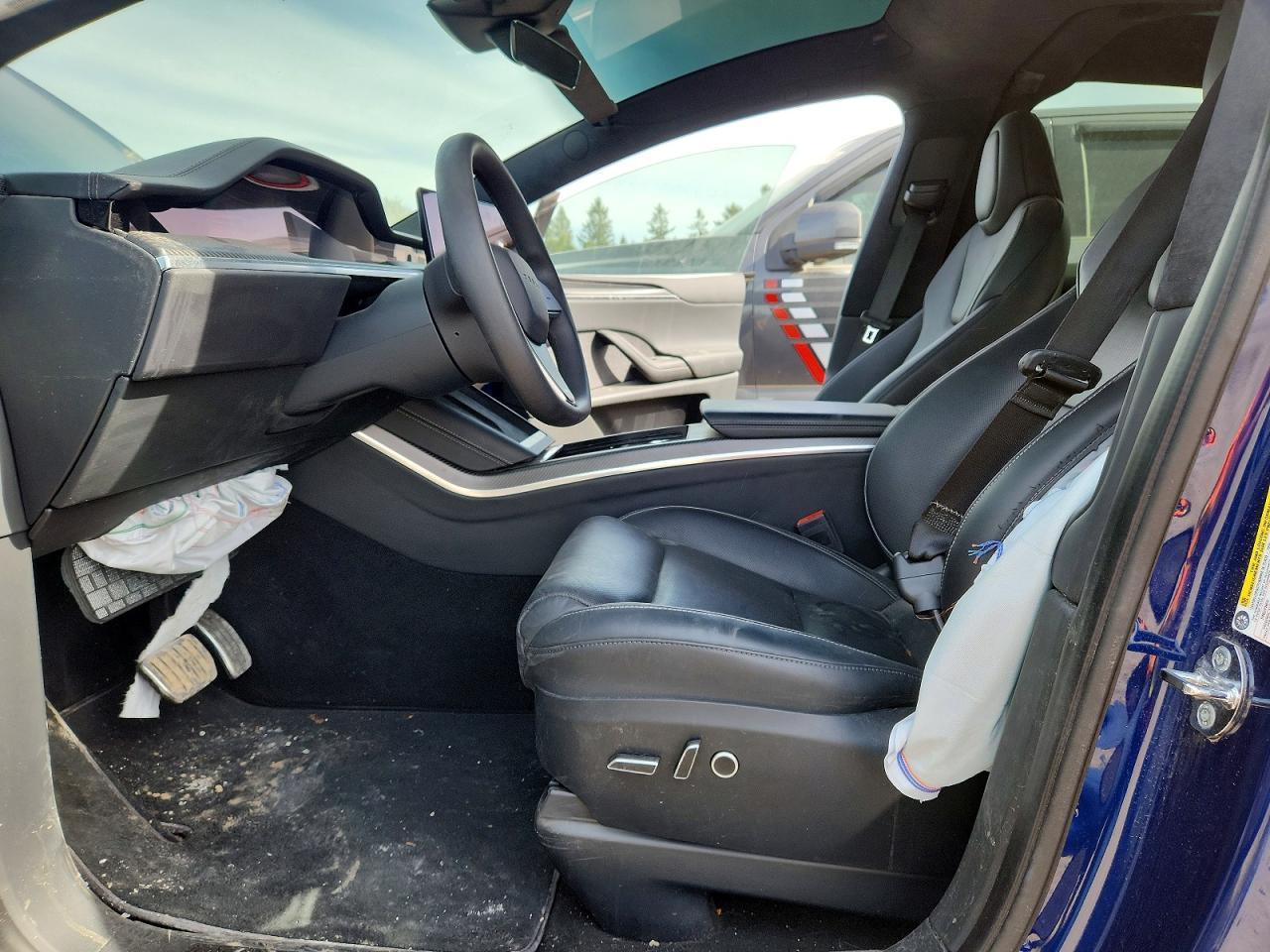 2023 Tesla Model X - Image 7