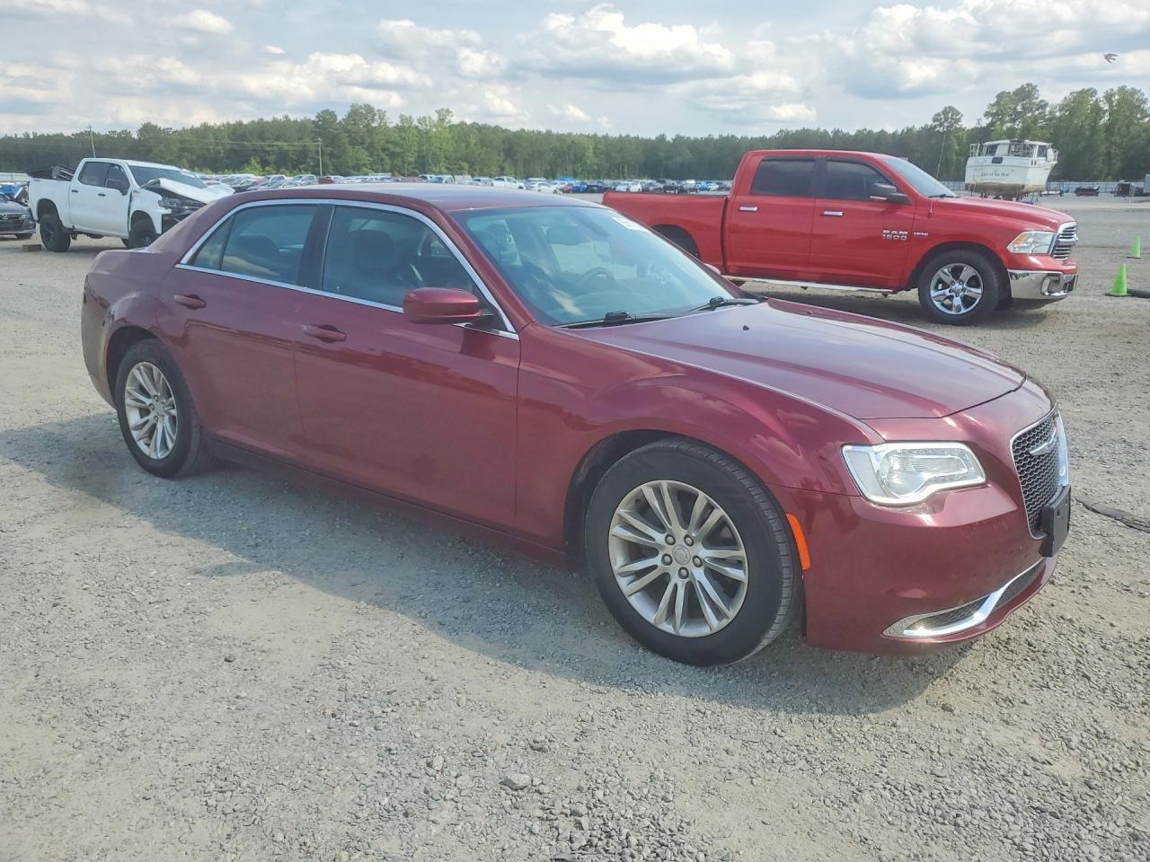 2017 Chrysler 300 Limited - Фото 4