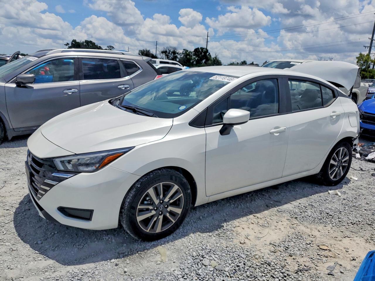 2025 Nissan Versa Sv