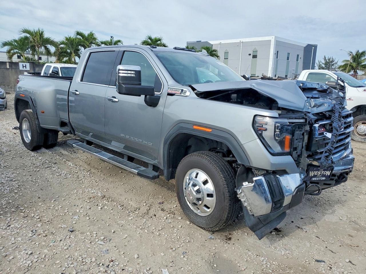 2026 GMC Sierra K3500 Slt - Image 4