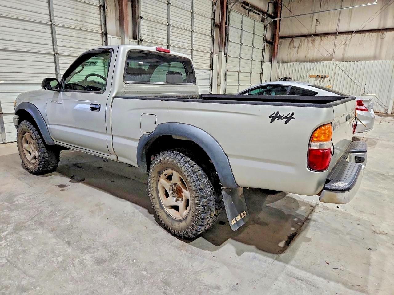 2004 Toyota Tacoma Base - Фото 2