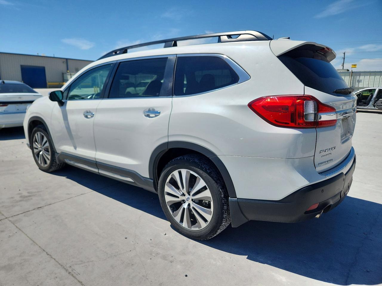 2021 Subaru Ascent Touring - Фото 2