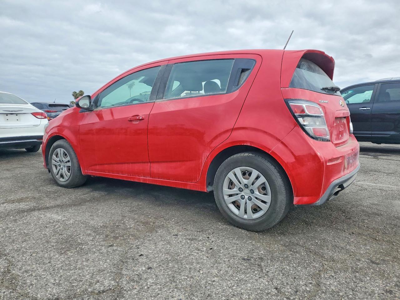 2020 Chevrolet Sonic - Фото 2