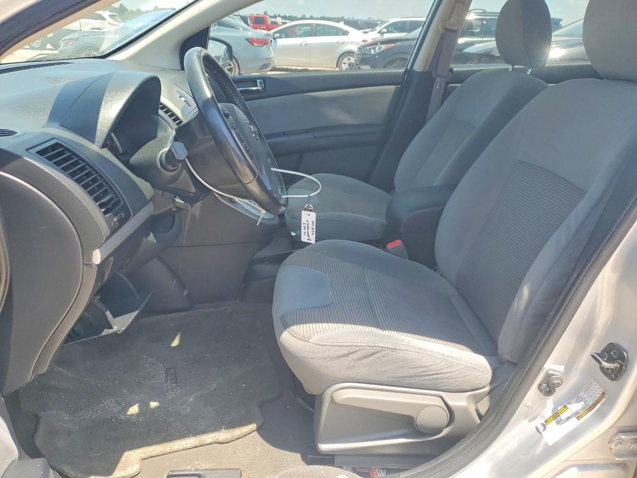 2010 Nissan Sentra 2.0 - Фото 7
