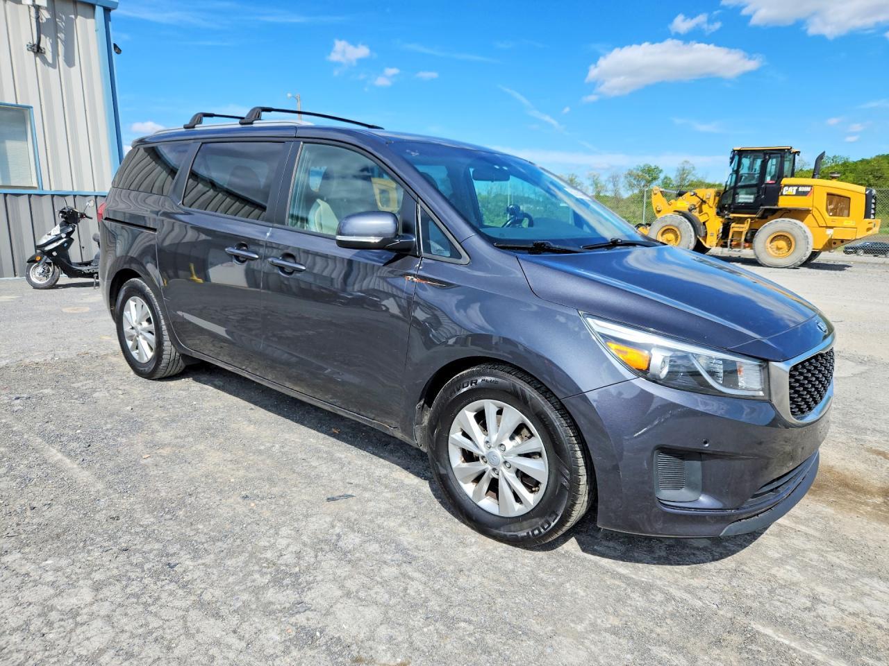 2017 Kia Sedona Lx - Фото 4