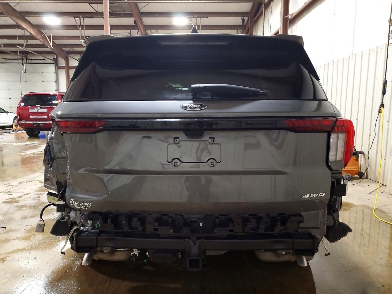 2026 Ford Explorer St-Line - Фото 6