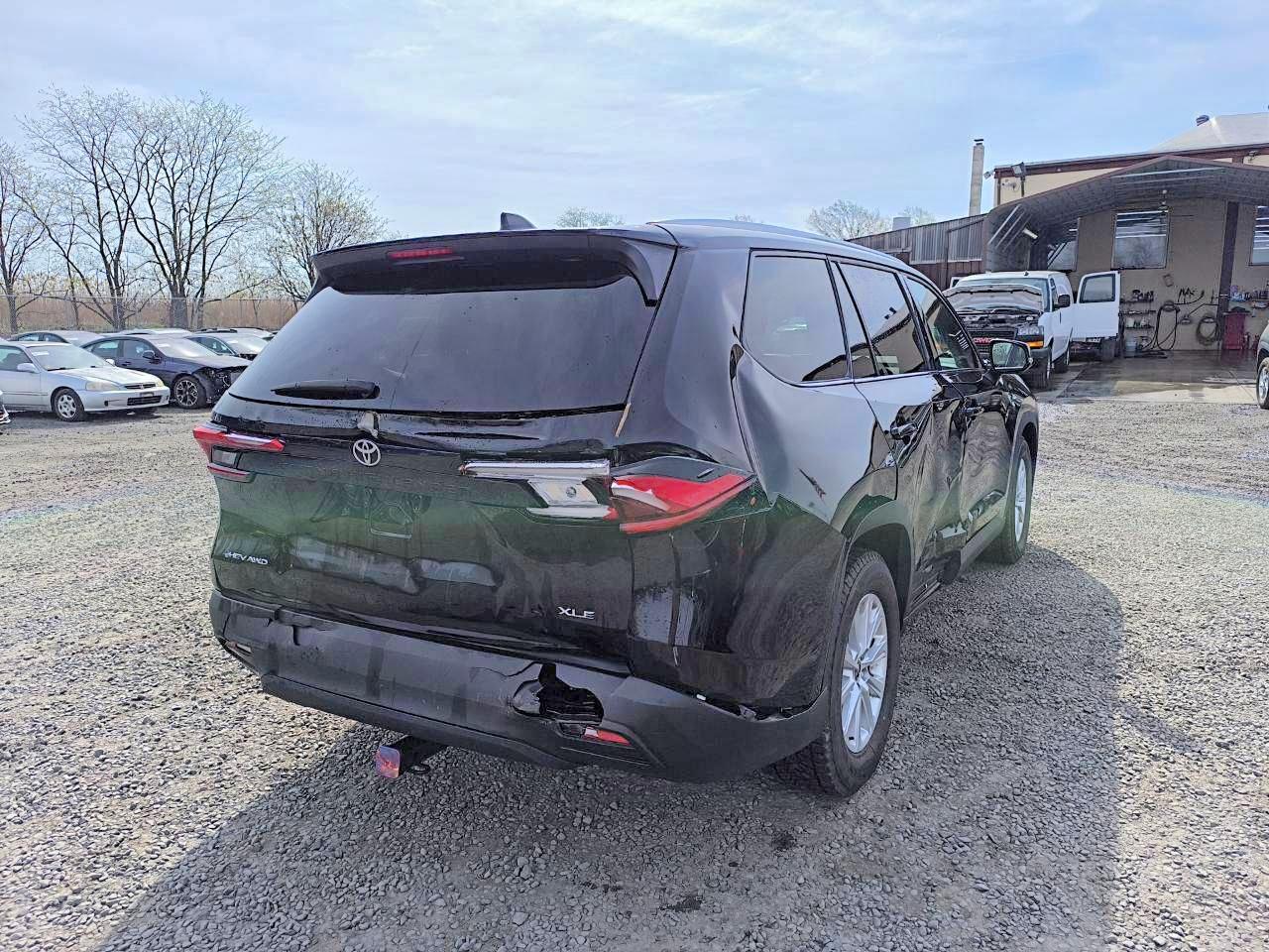 2024 Toyota Grand Highlander Hybrid Xle - Image 4